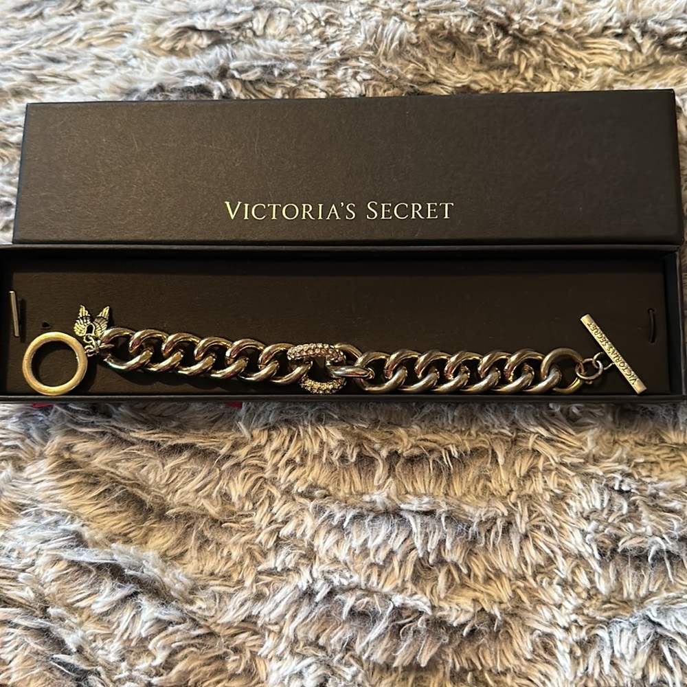 Victoria’s secret toggle bracelet